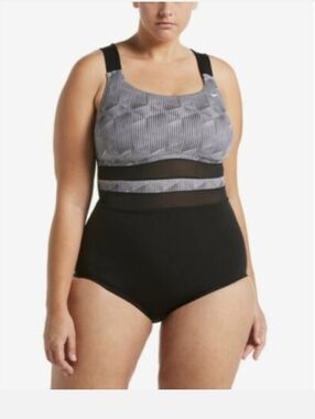Nike Plus Size 2x One Piece Swimsuit